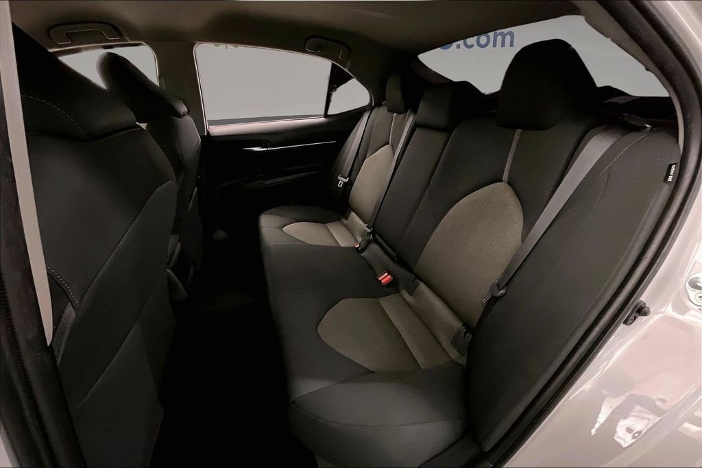 Used 2022 White Toyota LE image 30