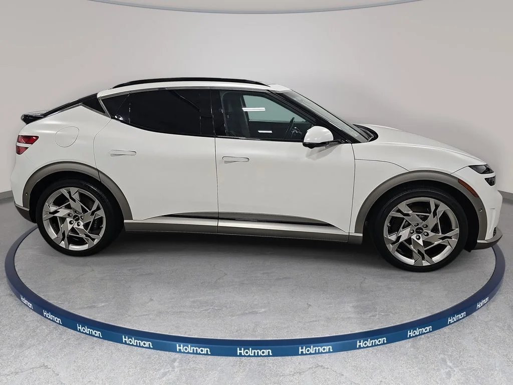 Used 2024 White Genesis Performance image 5