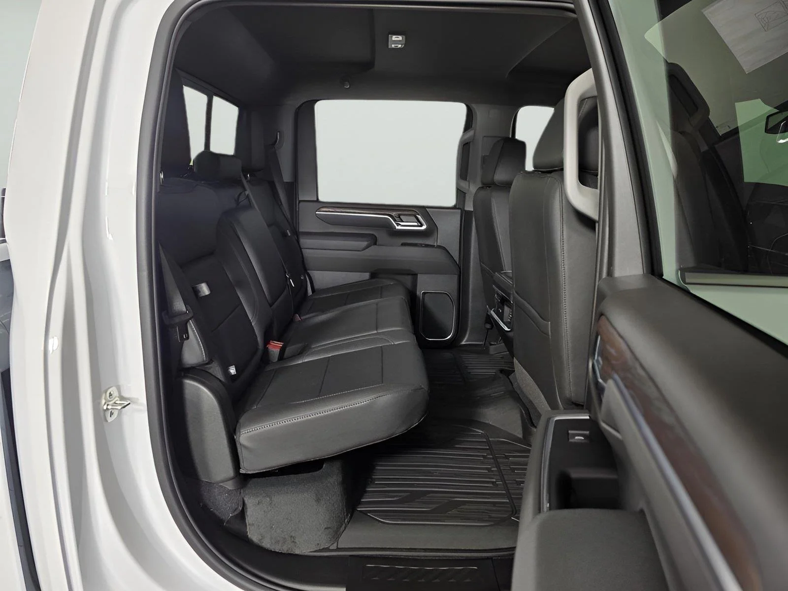 2025 GMC Sierra 2500HD SLT - Photo 23