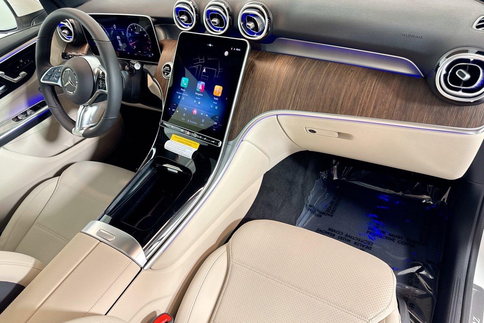 New 2026 Polar White Mercedes-Benz GLC 300 image 27