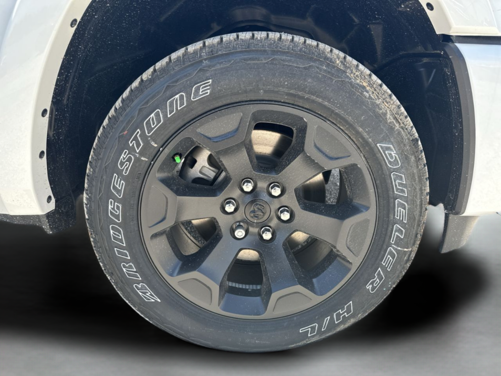 New 2026 Bright White Clear-Coat Exterior Paint RAM Big Horn/Lone Star image 35
