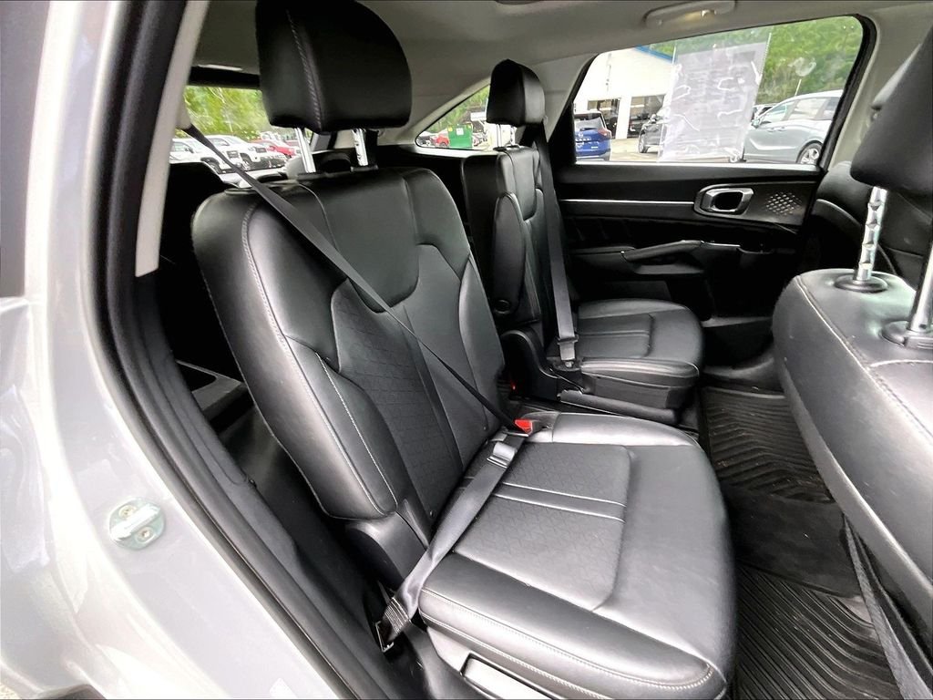 Used 2022 Wolf Gray Kia SX image 16