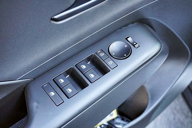 Used 2026 White Hyundai SEL Sport image 22