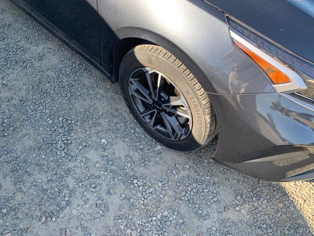 Used 2023 Gray Kia LXS image 5