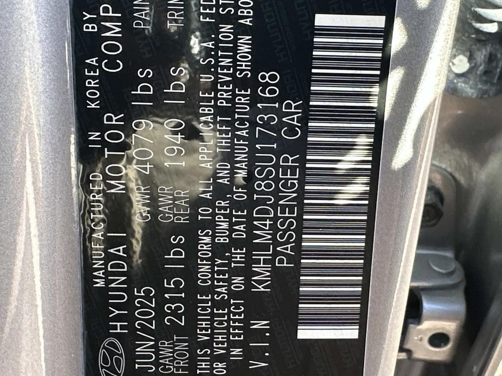 Certified Used 2025  Hyundai Blue image 31