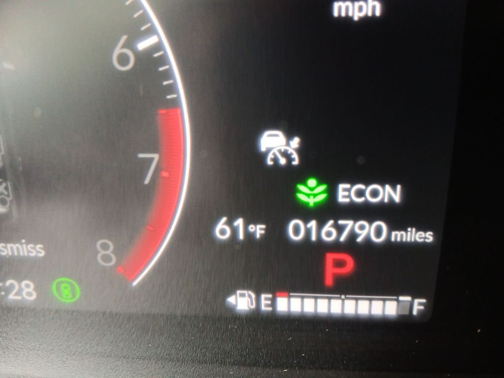 Used 2025 White Honda Touring image 31