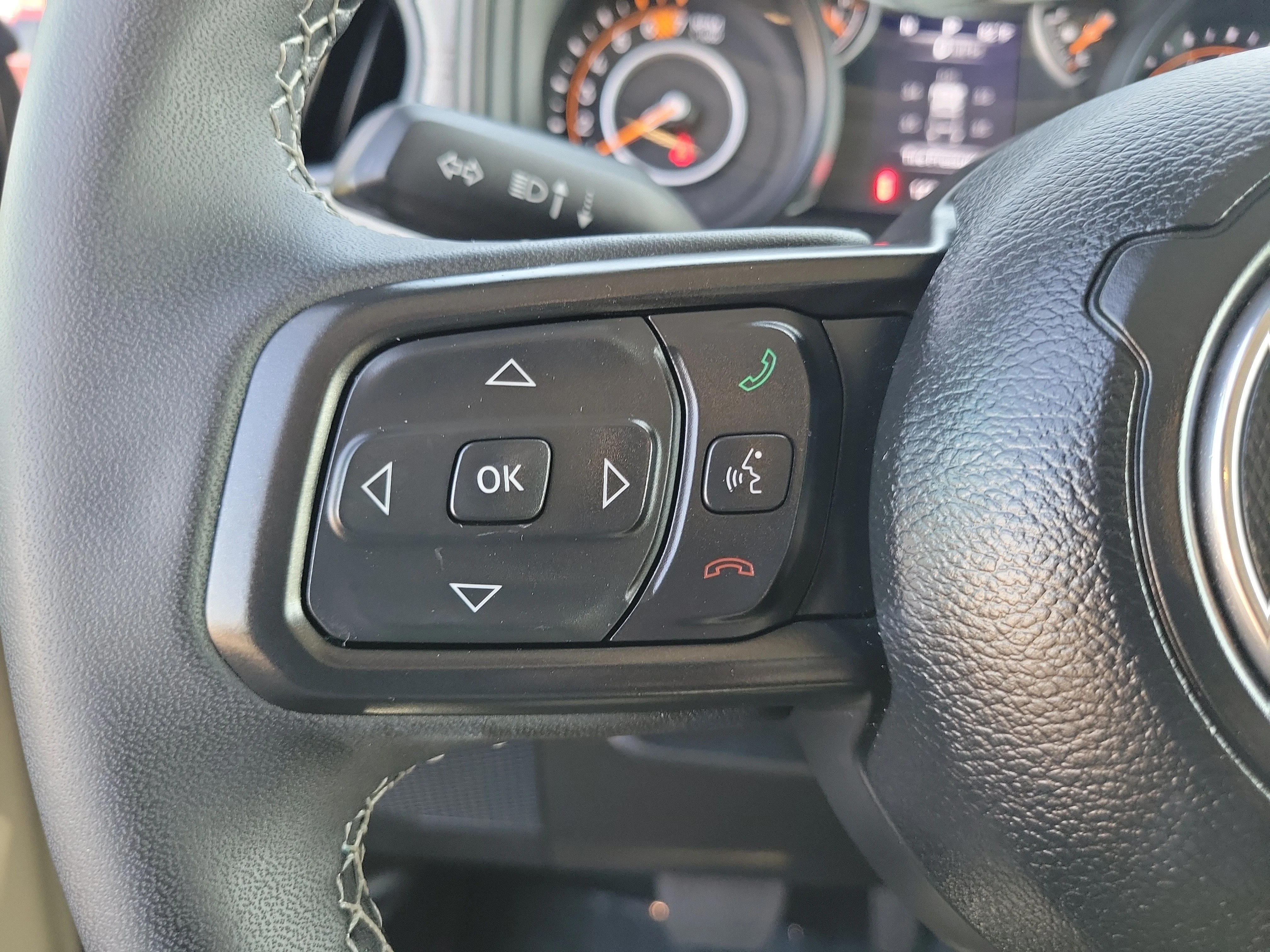Used 2025 Green Jeep Sport S image 24
