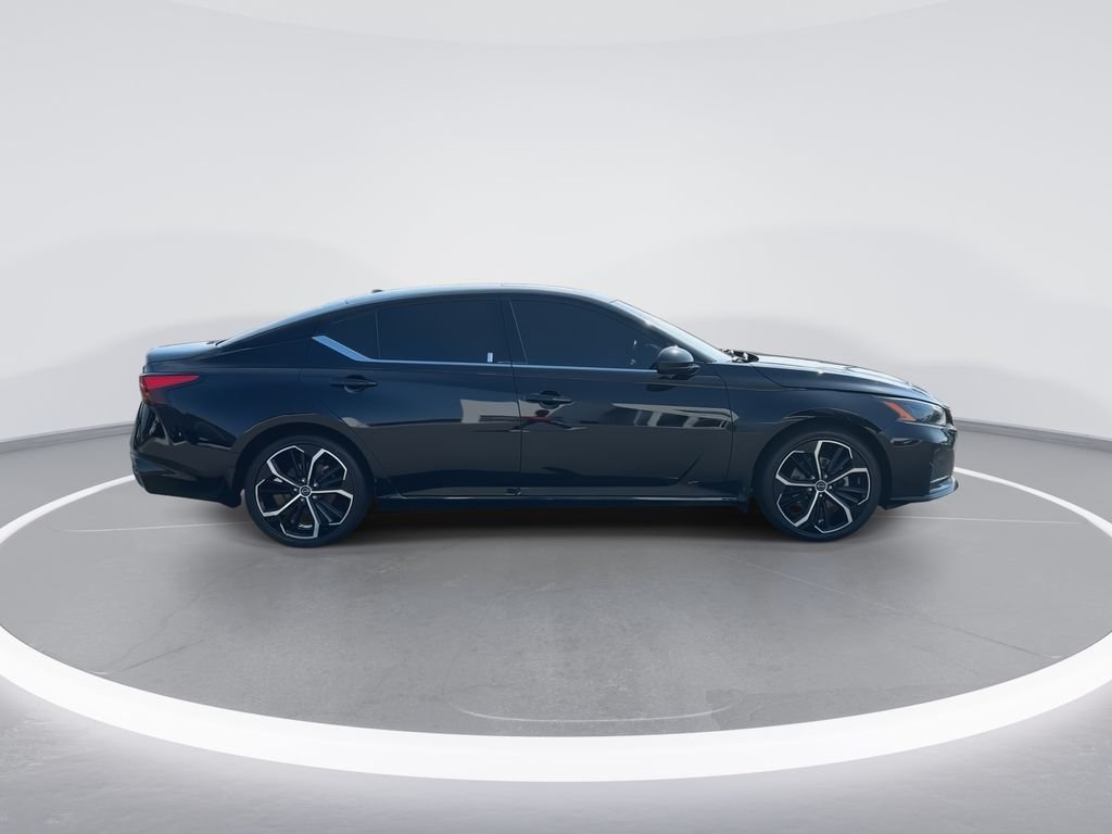 Used 2023 Black Nissan 2.5 SR image 9