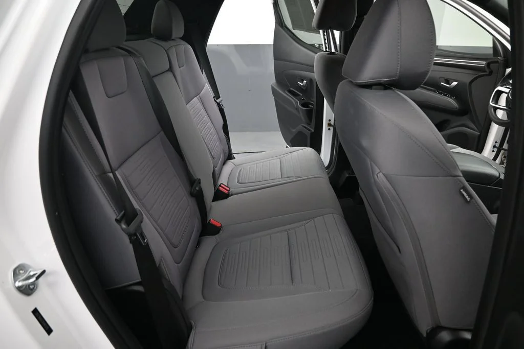 Used 2023 White Hyundai SEL image 29