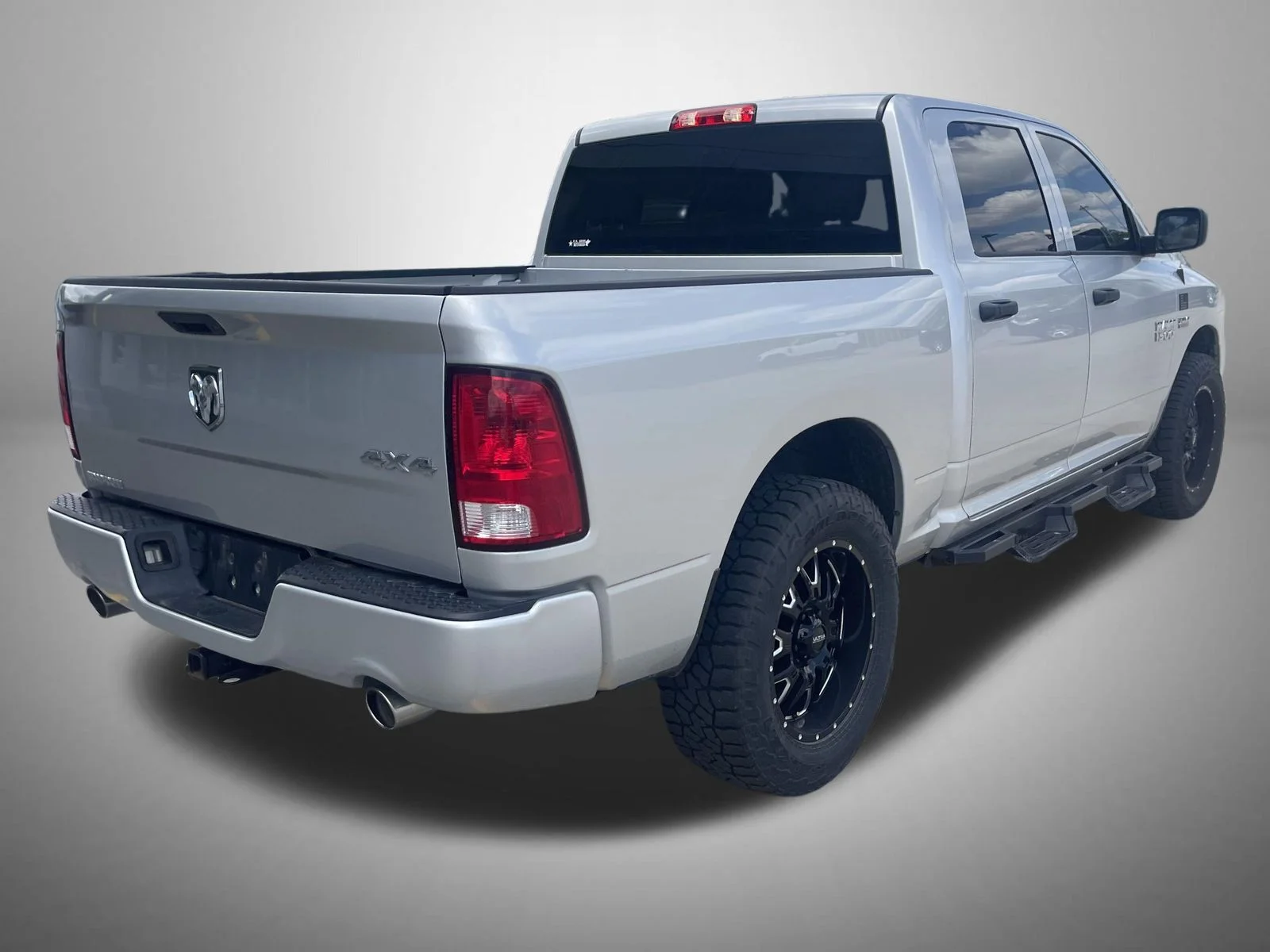 Used 2018 Silver Ram Express image 2