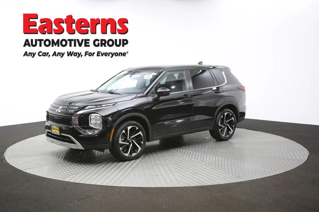 Used 2023 Black Mitsubishi SE image 55