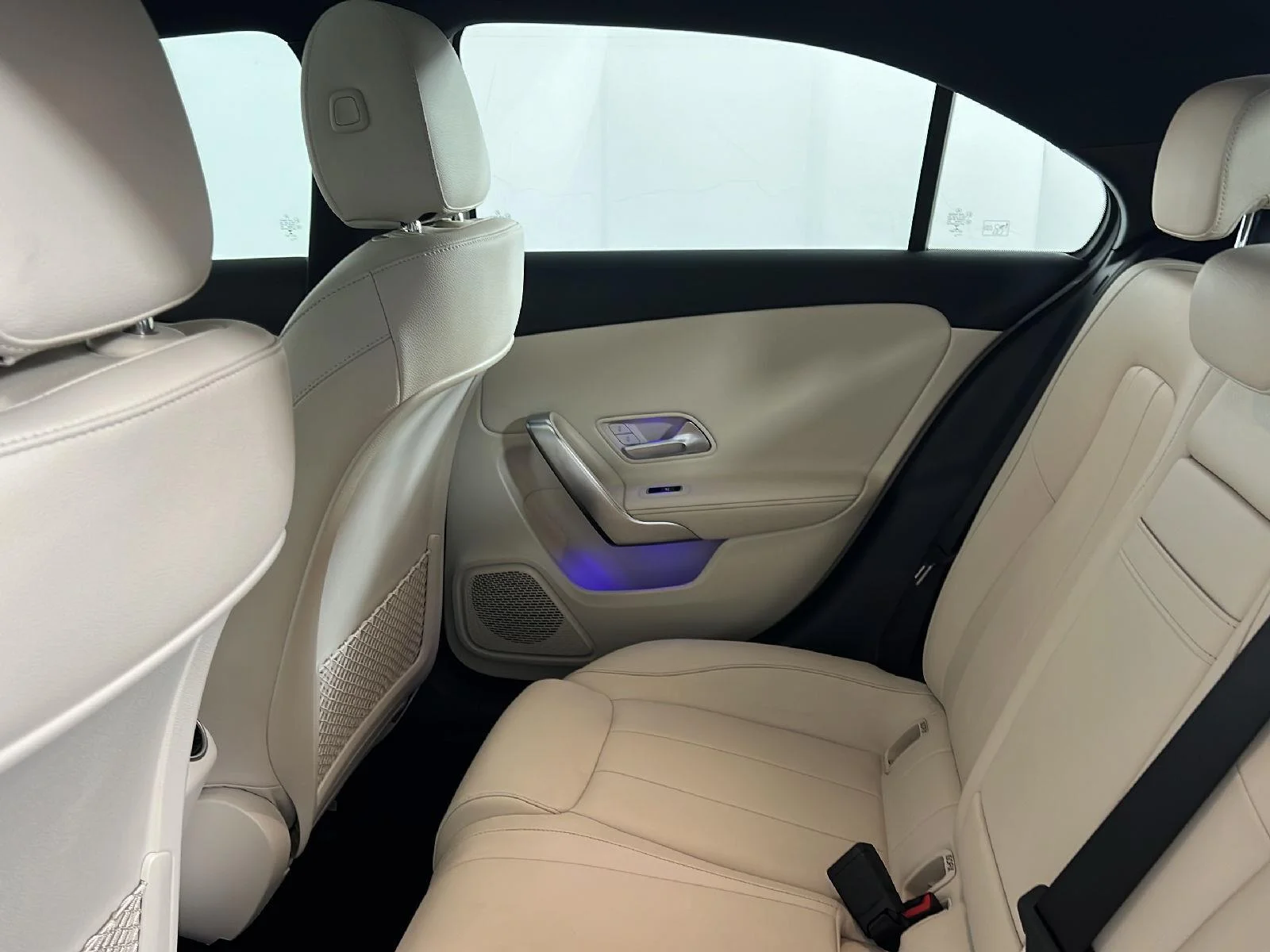 Used 2022 Digital White Metallic Mercedes-Benz A 220 image 13