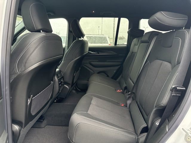 New 2026 Bright White Clear-Coat Exterior Paint Jeep Laredo image 10