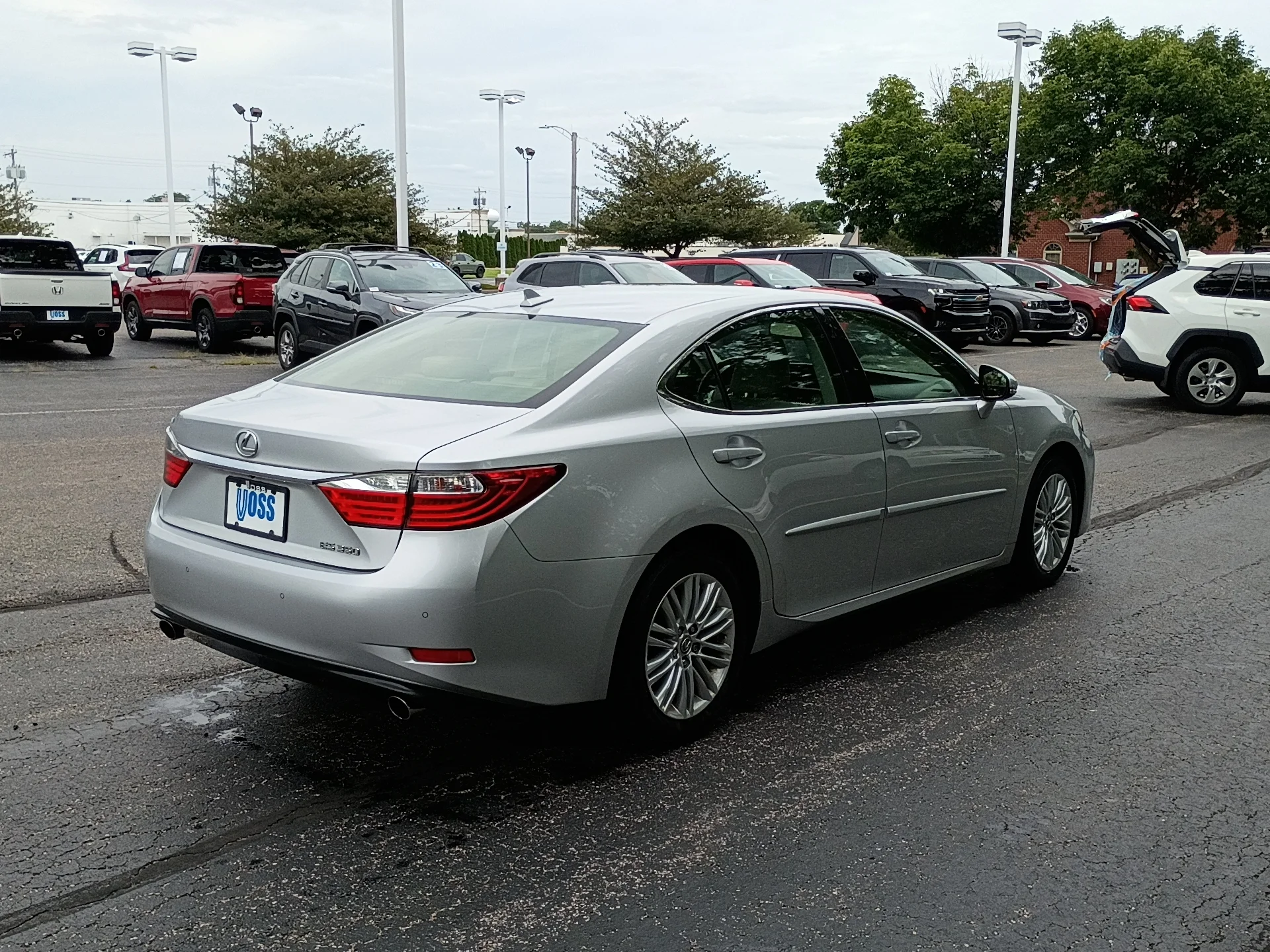 Used 2014 Silver Lining Metallic Lexus Base image 3