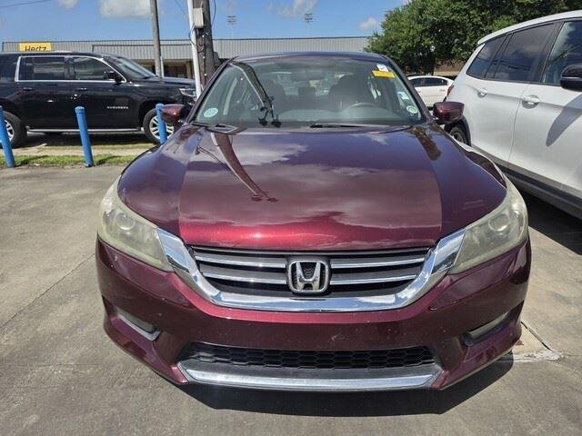Used 2014  Honda Sport image 2