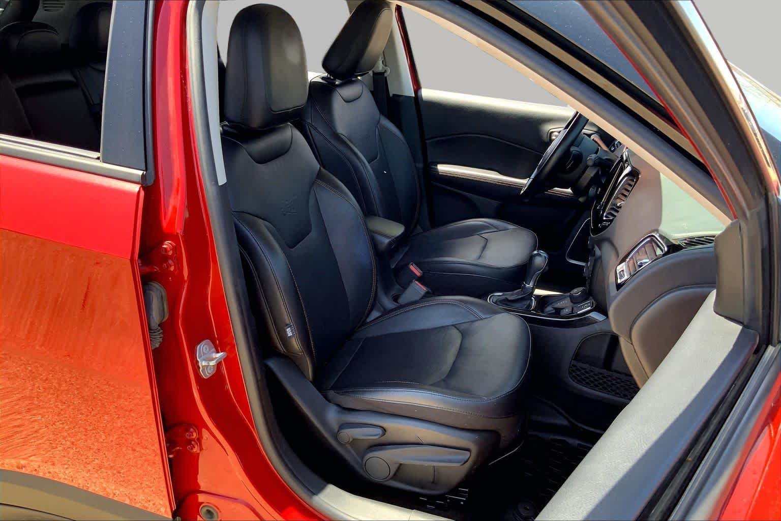 Used 2021 Redline Pearlcoat Jeep Limited image 9