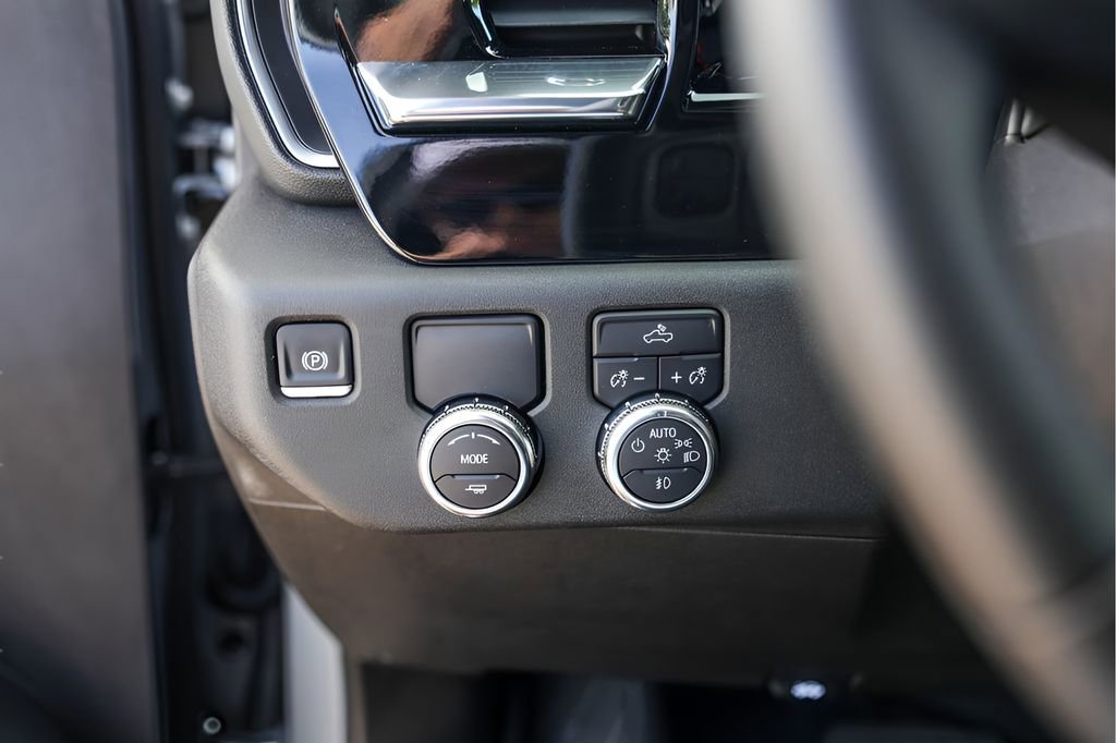 Used 2024 Sterling Metallic GMC Elevation image 18