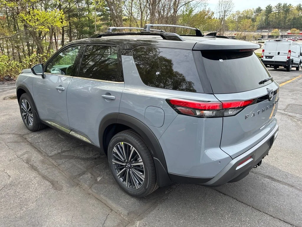 New 2026 Gray Nissan Platinum image 5