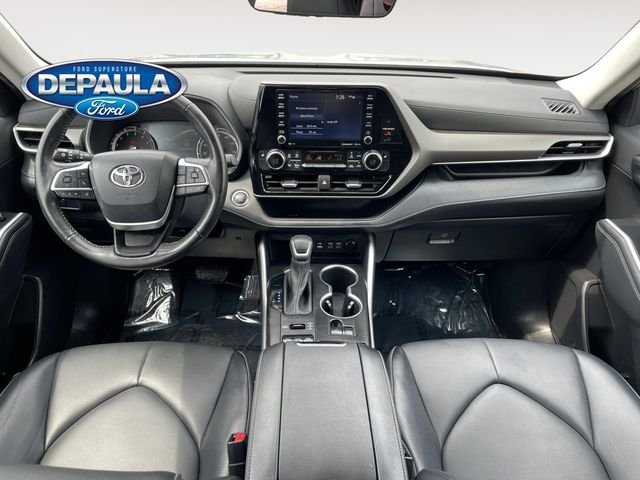 Certified Used 2022 Silver Toyota XLE image 13