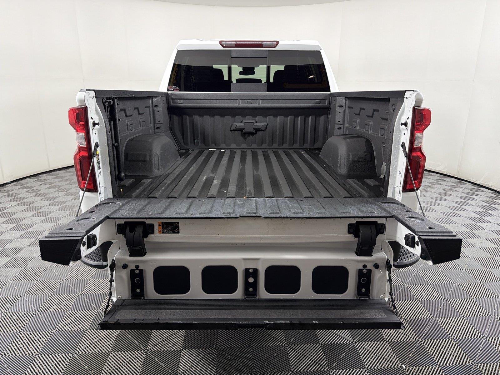 2024 Chevrolet Silverado 1500 RST - Photo 17