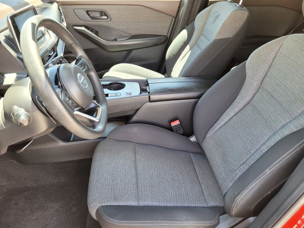 Used 2021 Red Nissan S image 16