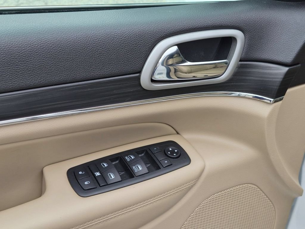 Used 2021 White Jeep Limited image 12