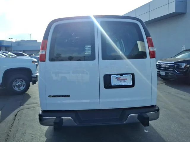 Used 2025 Summit White Chevrolet WT image 11
