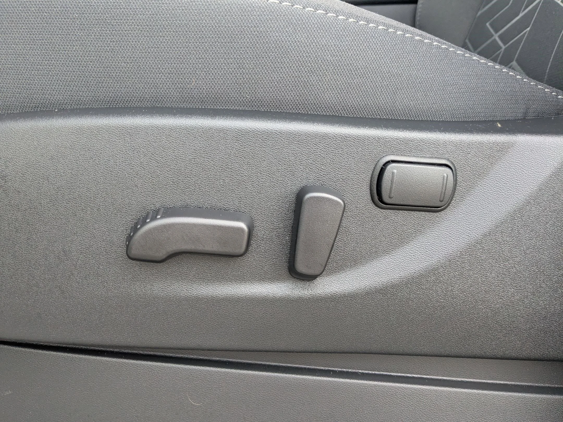 2026 Nissan Frontier SV - Photo 16