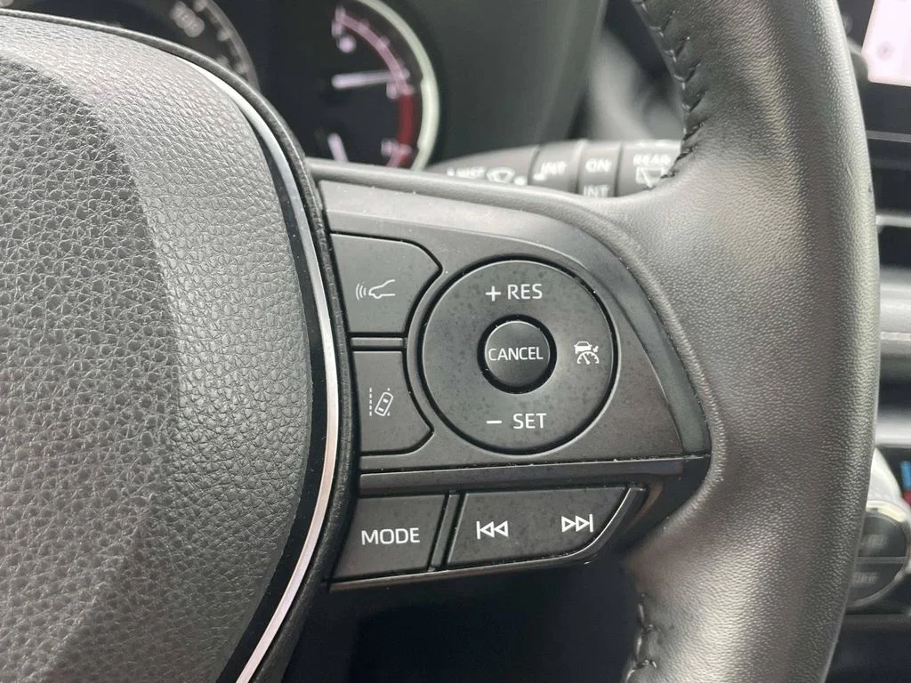 2023 Toyota RAV4 XLE Premium - Photo 32