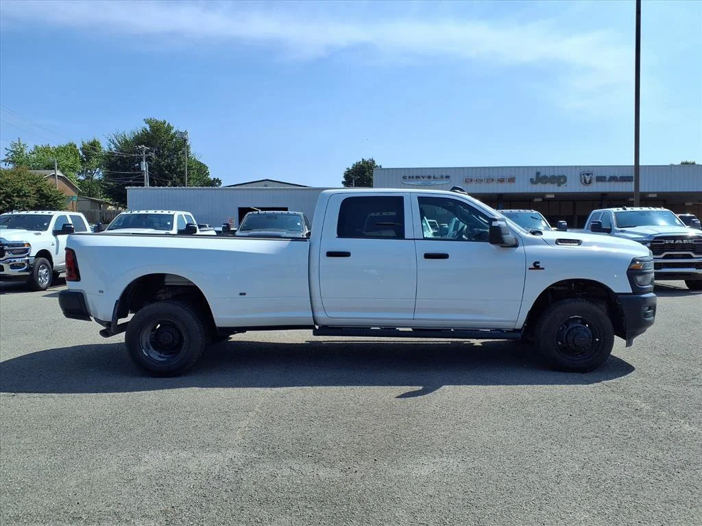 New 2026 Bright White Clear-Coat Exterior Paint RAM Tradesman image 19