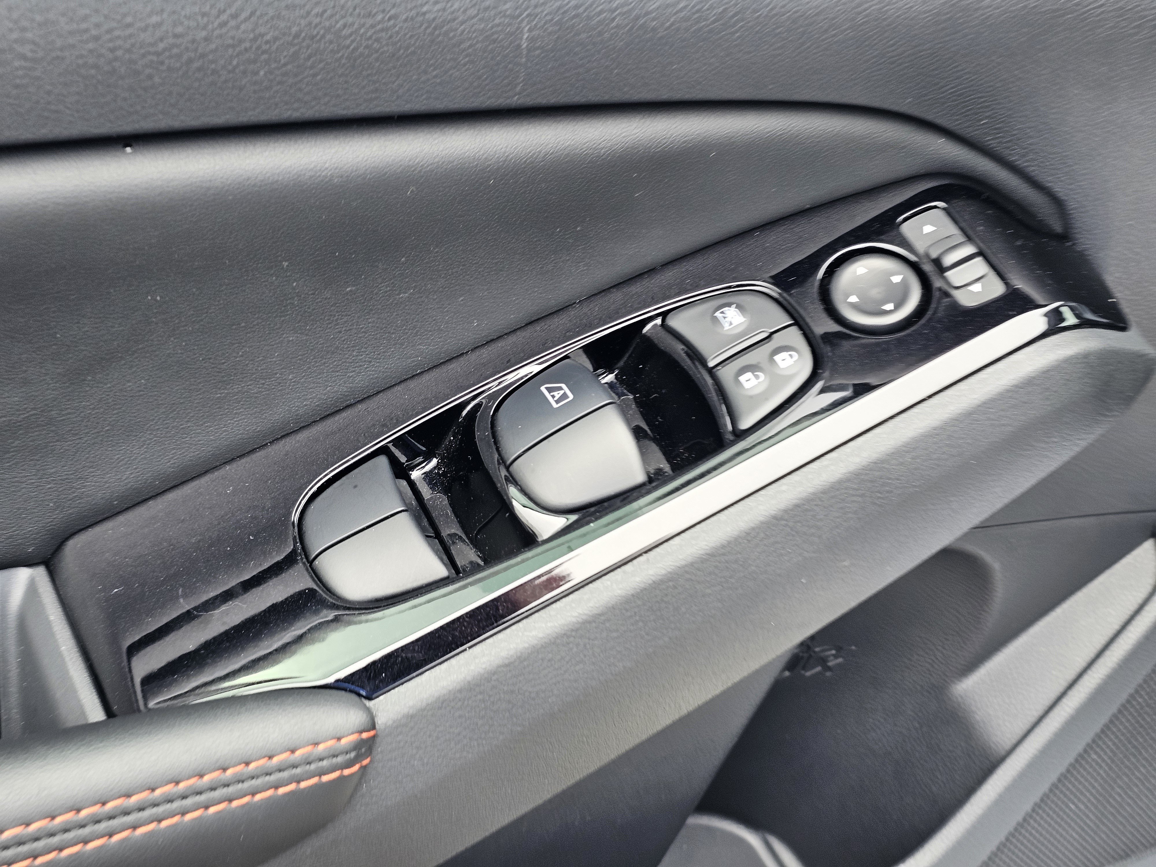 Used 2025 Gray Nissan SR FWD image 17