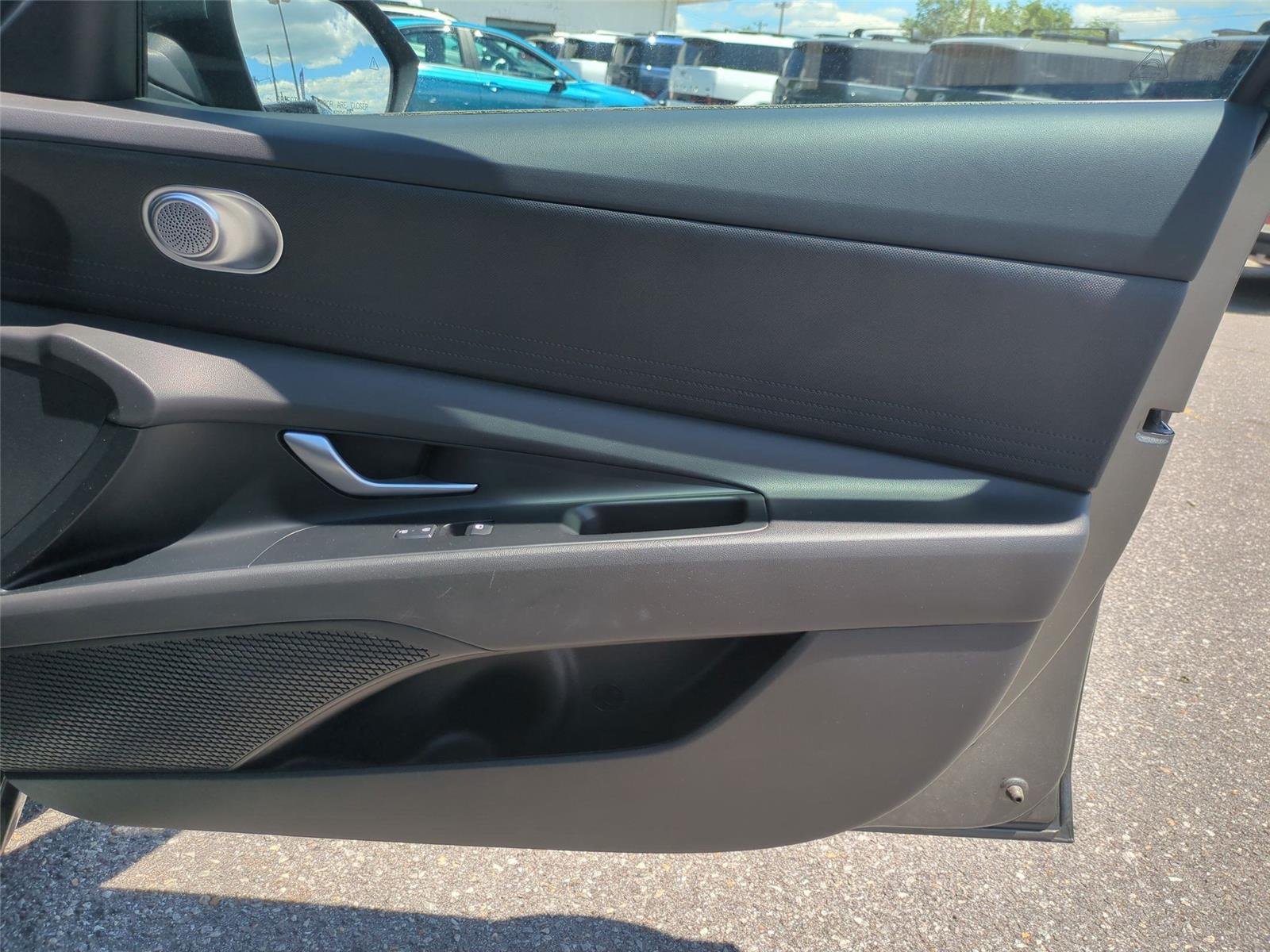 Used 2025 Amazon Gray Hyundai SE image 35