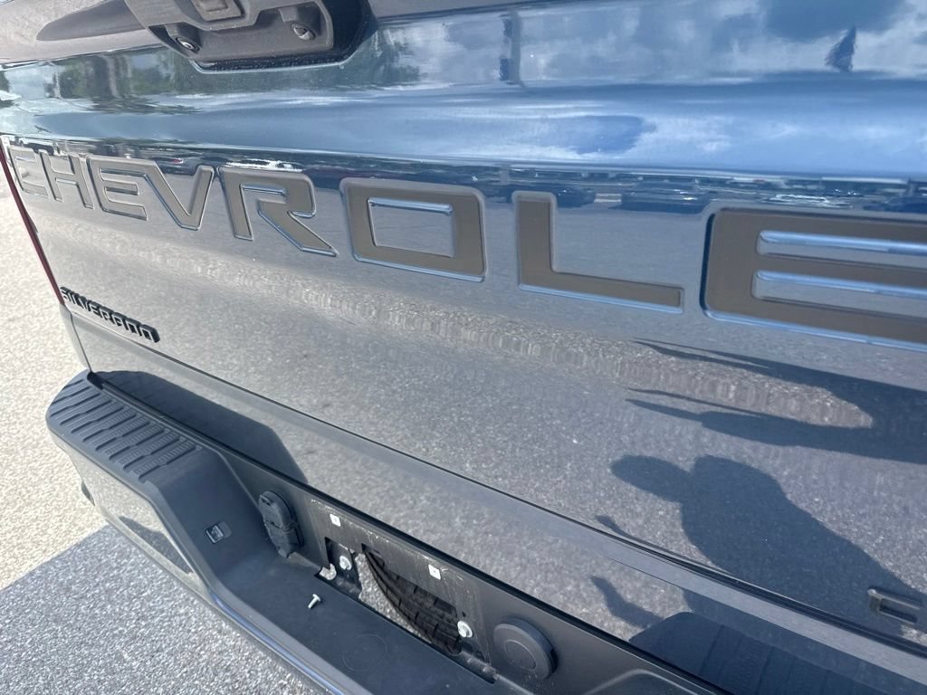 Used 2023 NORTHSKY BLUE METALLIC Chevrolet Custom image 7