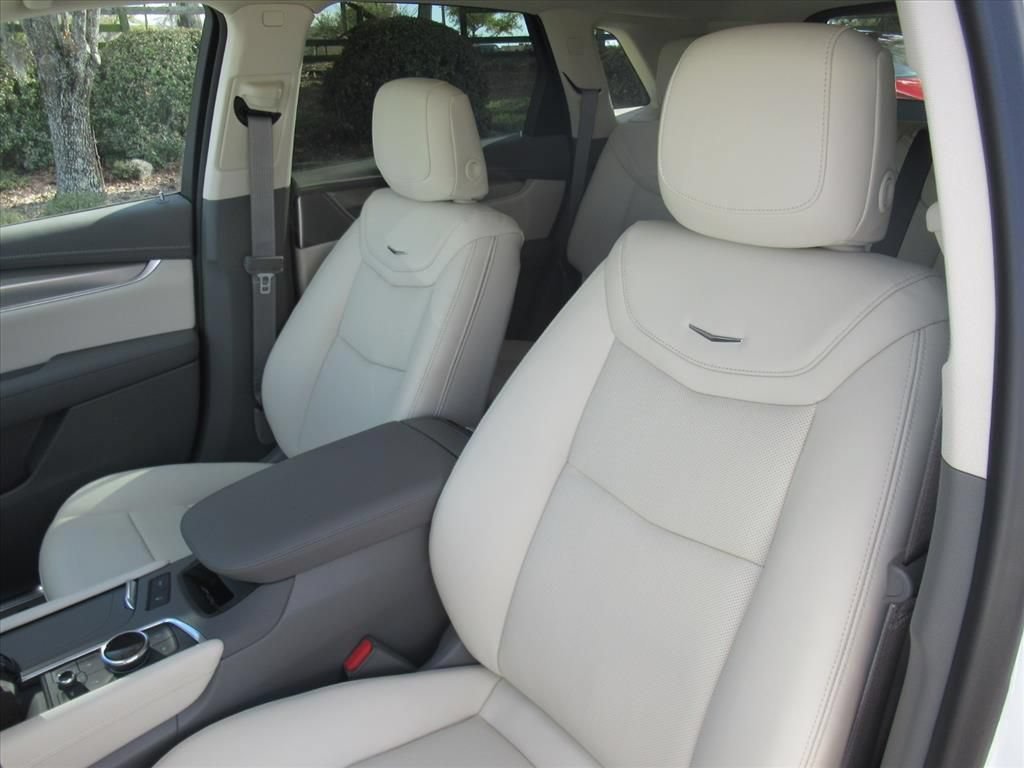 New 2026 Crystal White Tricoat Cadillac Premium Luxury image 18