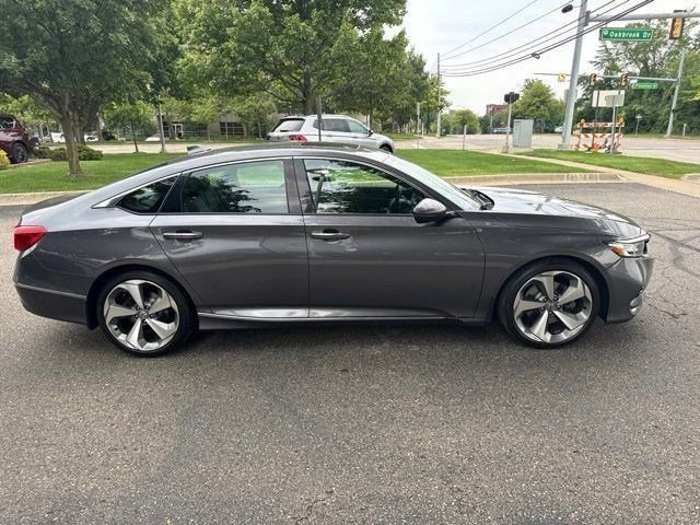 Used 2018 Modern Steel Metallic Honda Touring 2.0T image 4