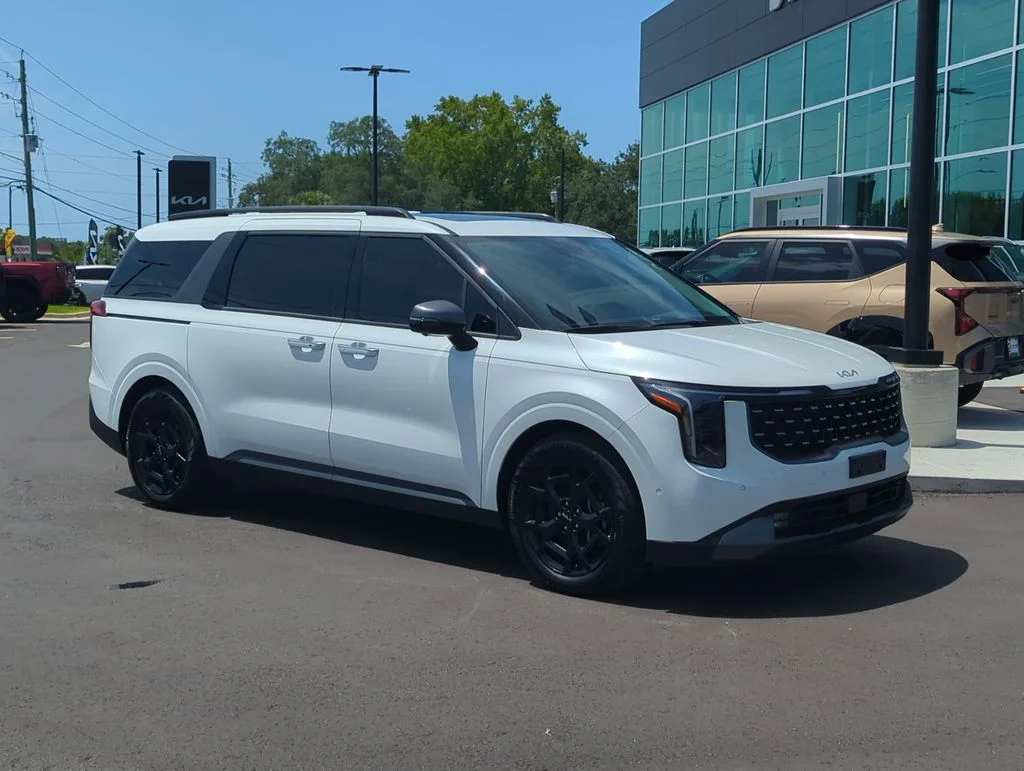 Used 2025 White Kia SX Prestige image 9