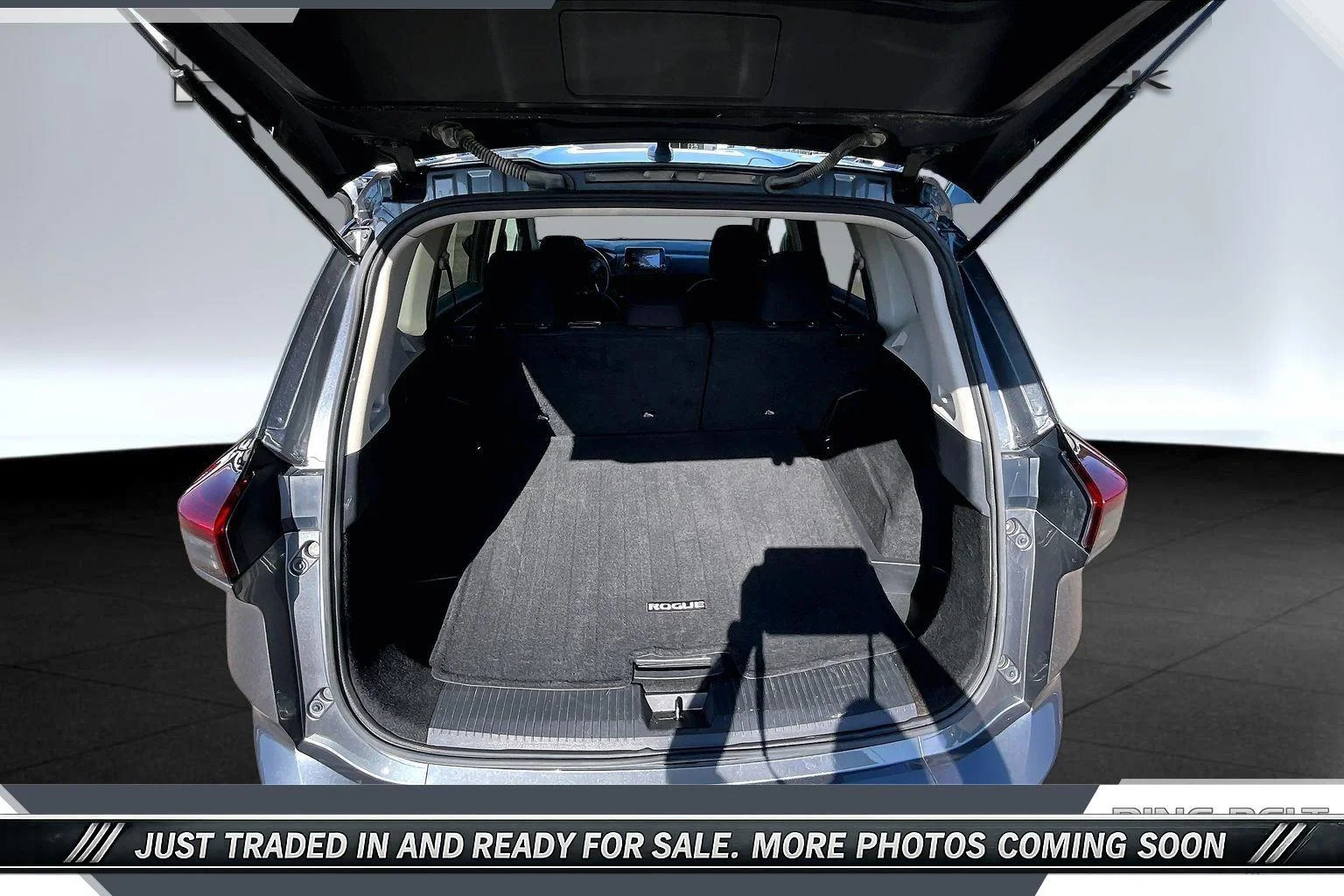 Used 2024 Gray Nissan S image 21