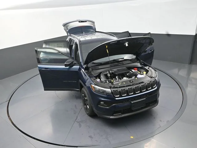 New 2026 Fathom Blue Pearl-Coat Exterior Paint Jeep Latitude image 30