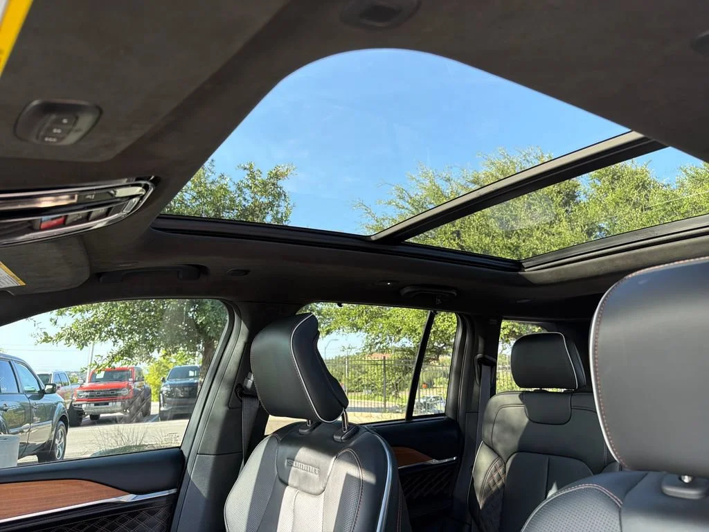 Used 2023 Bright White Clea Jeep Summit Reserve image 29