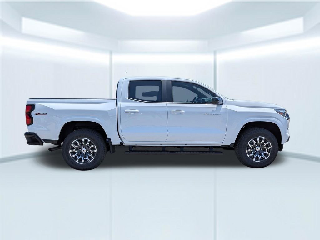 New 2026 Summit White Chevrolet Z71 image 7