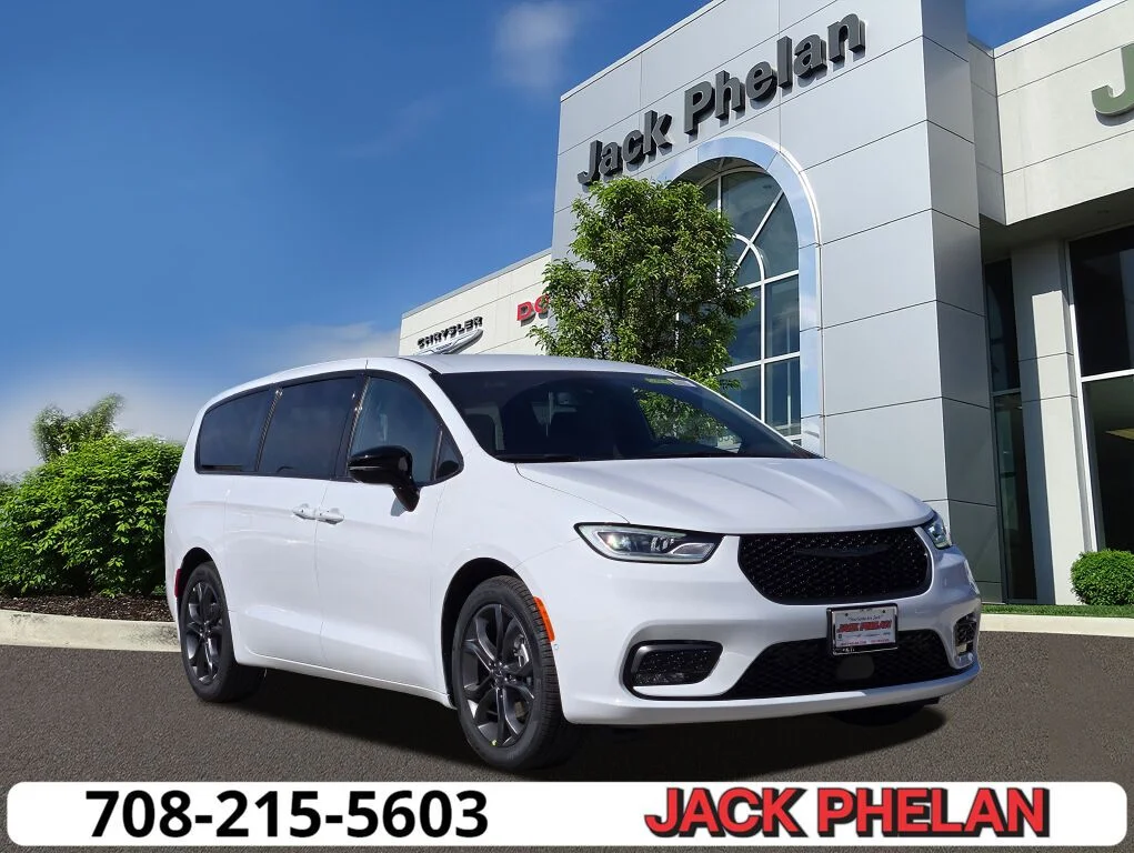 2026 Chrysler Pacifica Select's photo