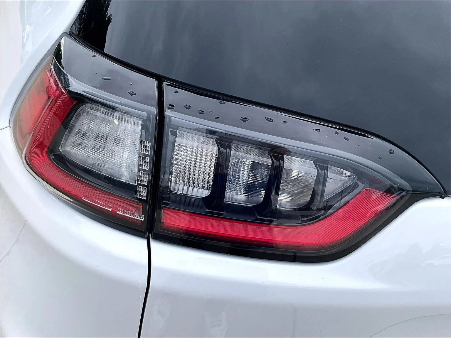 Used 2020 White Jeep Limited image 30