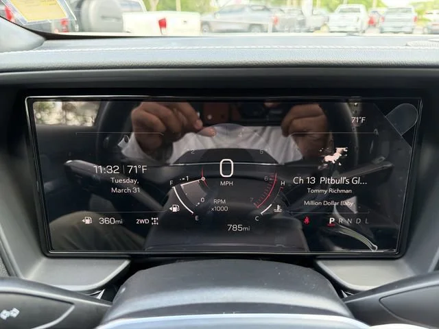 New 2026 Summit White GMC Elevation image 32