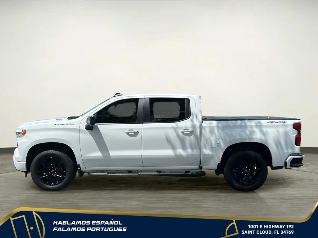 Used 2026 Summit White Chevrolet RST image 3