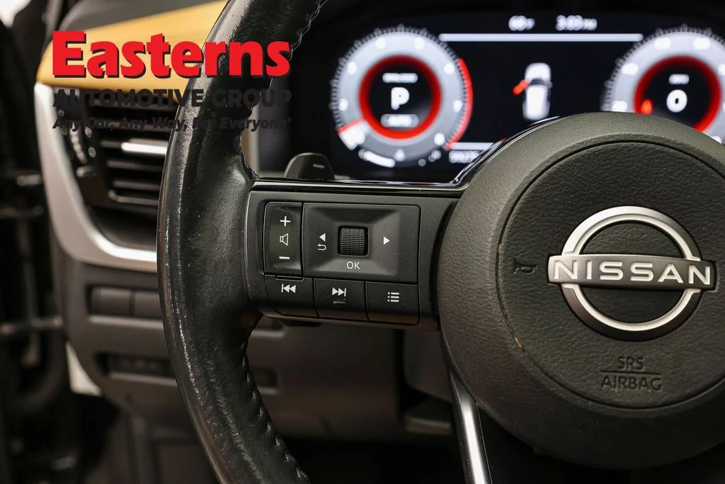 Used 2023 Black Nissan Platinum image 15