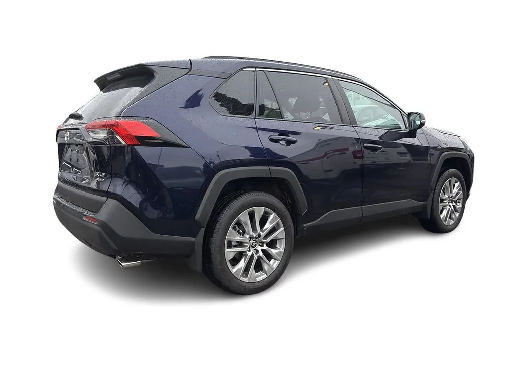 Used 2025 Blueprint Toyota XLE AWD Dilawri Certified   Local BC   1 OWNER image 15