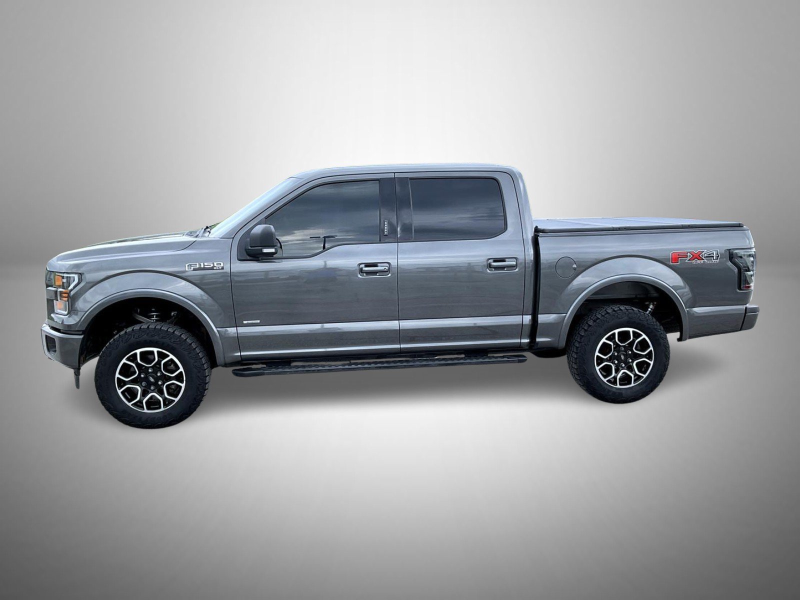 Used 2017 Gray Ford XLT image 8