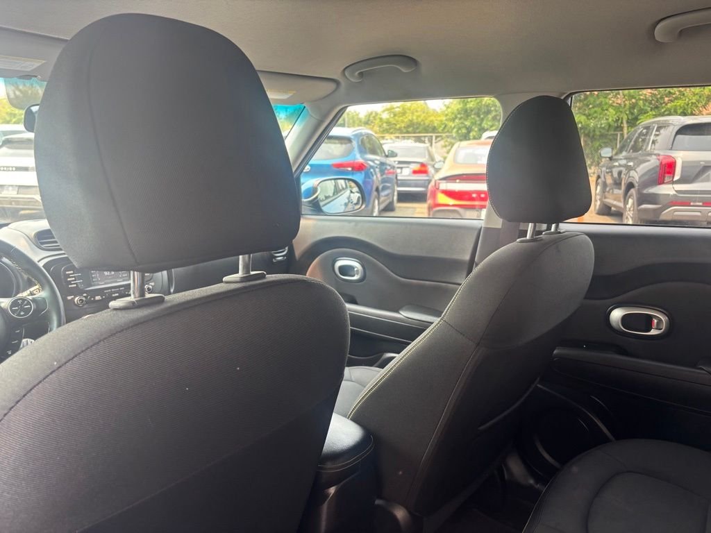 Used 2016 Blue Kia Plus image 15