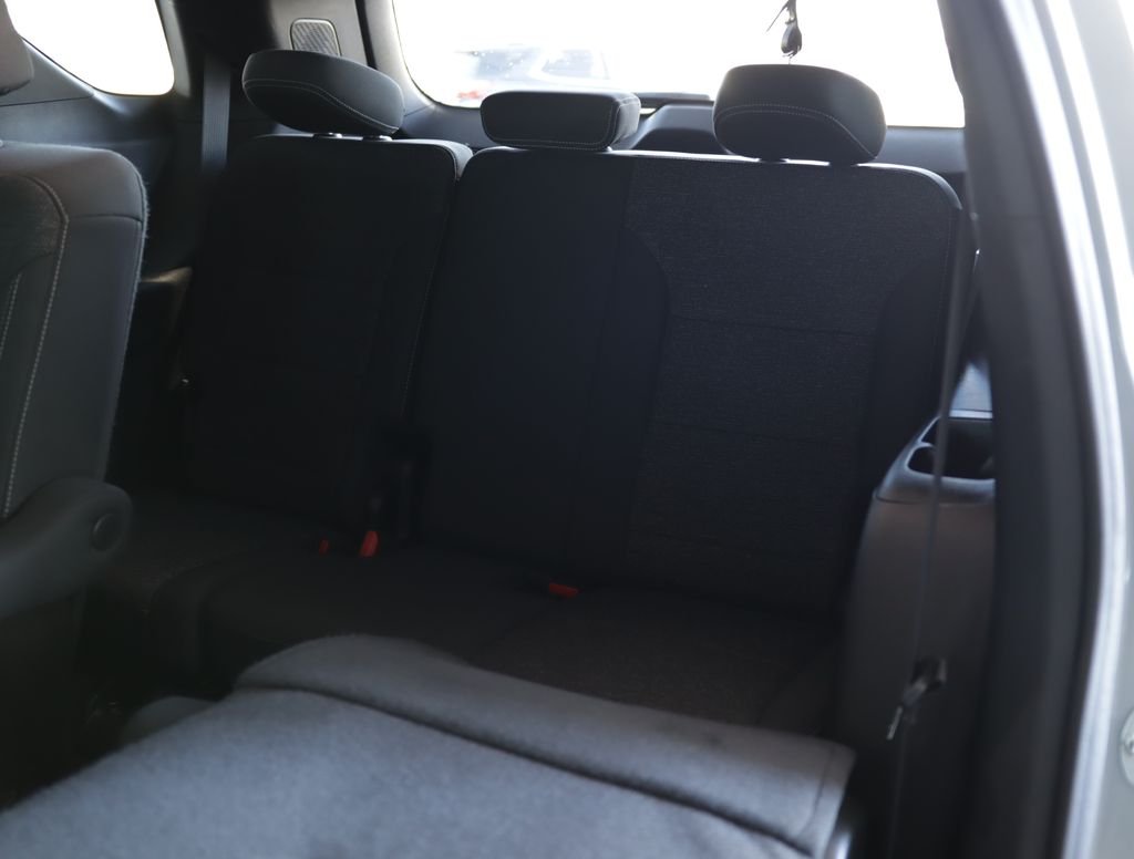 Used 2024 Gray Chevrolet LT image 28