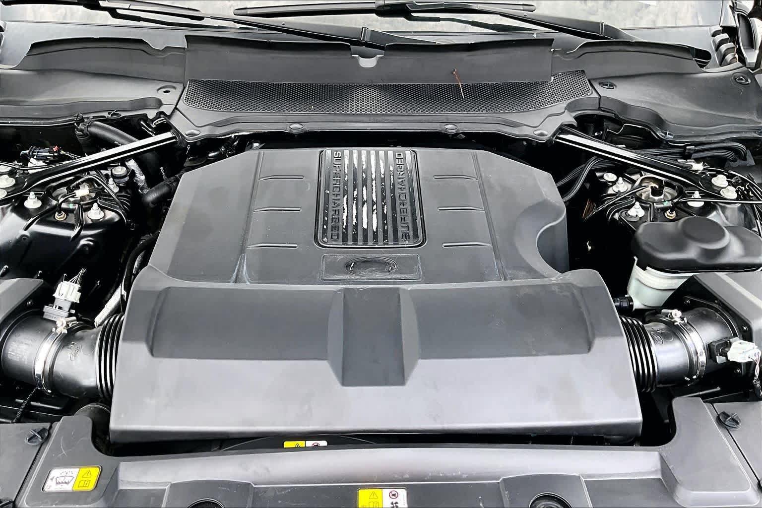 Used 2020 Santorini Black Metallic Land Rover Autobiography image 33